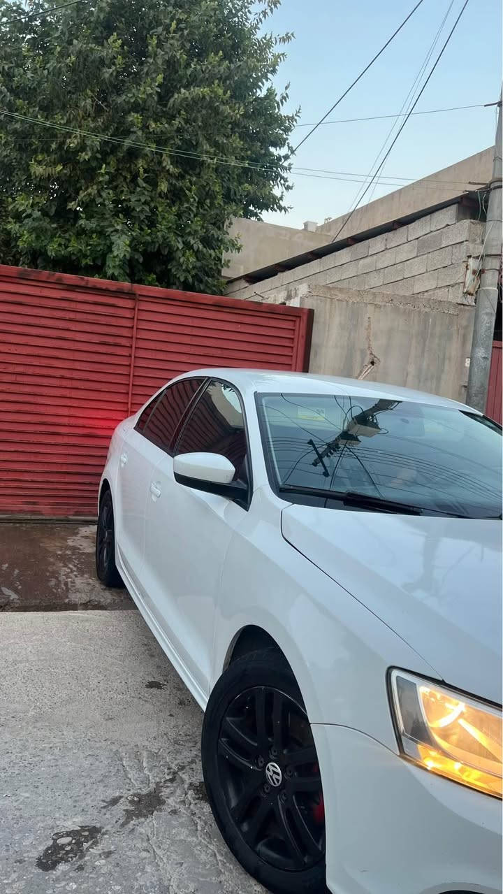 جیتاا ٢٠١٨ ئەمریکی مەکینە ١٤و تۆربۆ بێ کێشەیە سەیارەکە هەمو شتی بە شەرتە بە نزبەت سبوغیشی  ٤ پارچەی هەیە بێ داخیلی بێ ئیرباگ هەتا ئێرباگی شانیشی نەتەقیوە سعریشی. داوای ١١٠$ و مەعمەلەی لێ دەکەین  *********** الشيخان, نينوى
