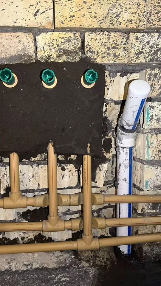 يالله 
شغل هندسي تأسيس بيوت ماي ومجاري انضمه حديثه تقطير سبالت + غاز 
تصليح ترميم كادر متكامل ديكورات وفنيات بالعمل  
مثنى *********** 
بي واتساب
