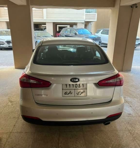 سيراتو 2015 فول عده البصمه والجلد
مكفولة فقط صبغ مكان صغير ين الهلال الخلفي
بيها شخط فقط بالباب الوره الصدر وملاحظات بسيطه
محرك كير تبريد كله مكفول
بغداد 
سعرها 118
***********
