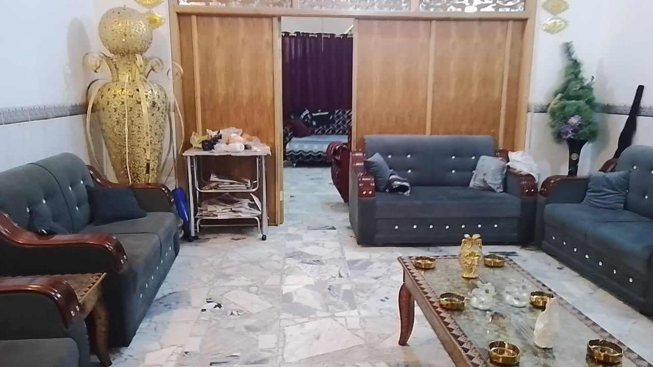 السلام عليكم
 دار للبيع زراعي سند ٢٥
حلة حي الزهراء شارع الخدمي شارع ١٧
مساحة ١٨٠ م
طابقين بناء ٢٠١٧
٢غرف نوم هول ومطبخ وصاله ومجمع صحيات وكيلور
أرضية مرمر
قريب من الشارع الخدمي
خدمات ماء كهرباء مجاري تبليط
للاستفسار***********
***********
*********** ابواحمد لبيع وشراء العقارات في بابل مكتب البيت الأمين حلة نادر الأولى قرب آسواق الجمل ملاحظة نستقبل جميع عروض البيع والشراء والايجار الرهن
