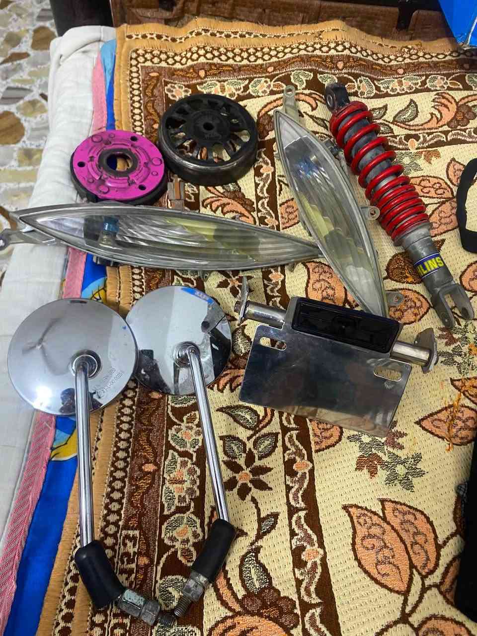 السلام عليكم غراض كلهن صليات وكلمن وسعره قاعده مال رقم خلفي اصليه وعلامه مال  مال فله ومرايات توصيل موجود  ***********
