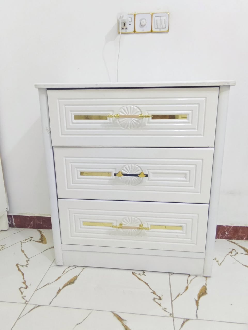 غرفه اخشاب • ام ٦ • نظيفه