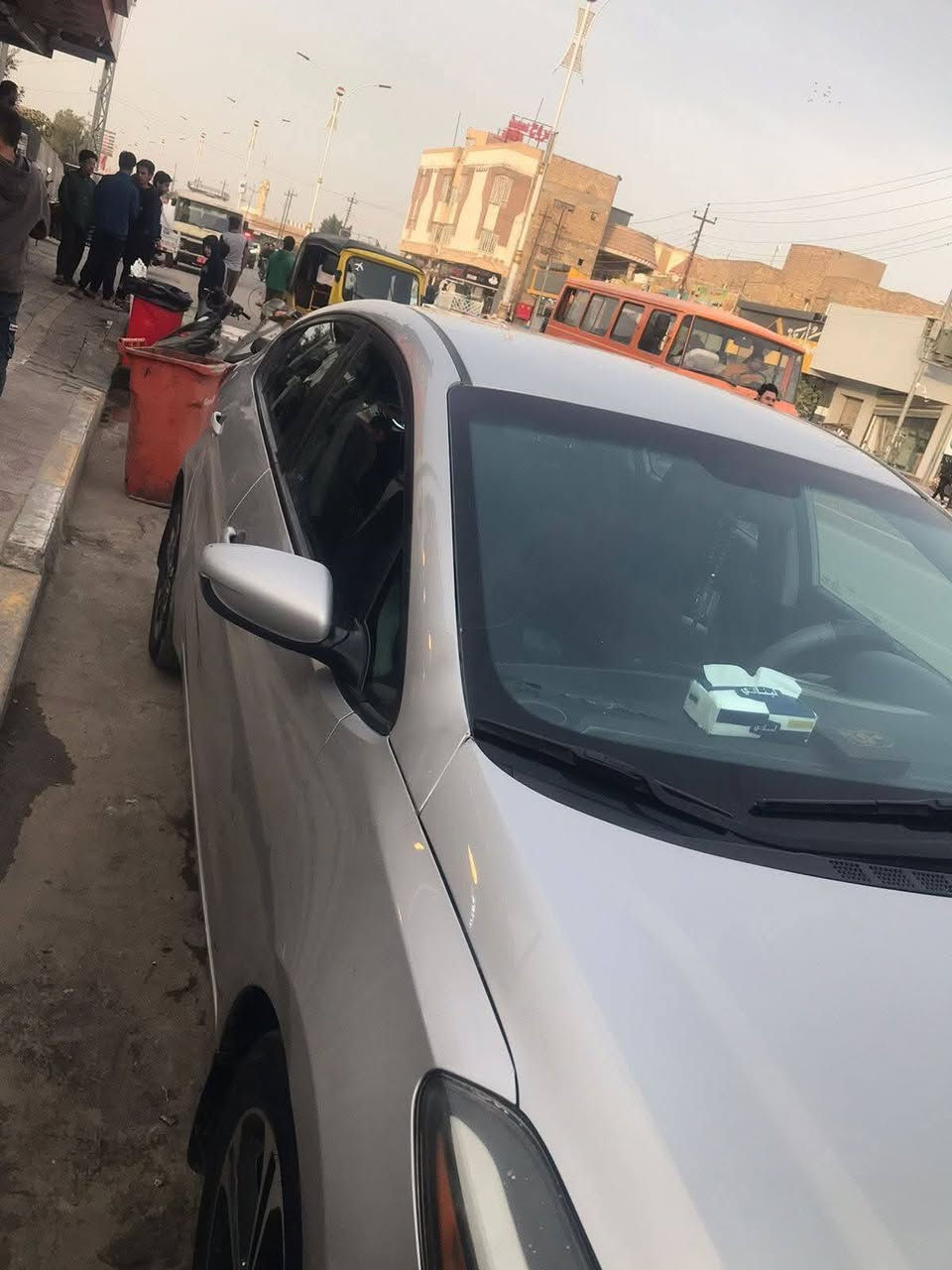 السلام عليكم فورتي ٢٠١٨ سياره جديده مال جناي رقم ذي قار حره مداور ثاني يوم تحكم استيرن شاشه كبيره ويل كب ارضيه مغلفه تبريد محرك ٢٠٠٠ دوش كير محرك كفاله حادثه جاملغ وبنيد مكان السياره ناصريه مركز السعر ١٢٠ وبيه مجال رقم الموبايل ***********
