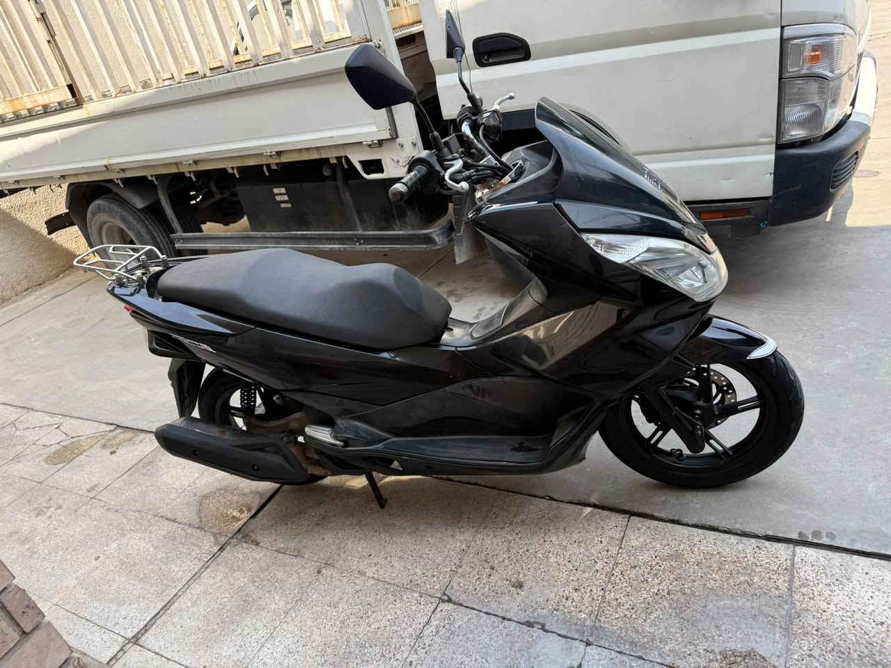 السلام عليكم للبيع 
دراجه pcx جيل الثاني ماشيه 29 
 ياباني jf 
محرك 125cc
حساس ازدحام ستاند كهرباء 
الدراجه مكفوله مكينه ناعمه صوت مابيها 
جيب فيتر وتعال اخذها من باب البيت
الخاص مغلق الشراي يتصل موجود واتساب هم 

***********
العنوان المشتل شارع المدارس 
السعر 13 ورقة
