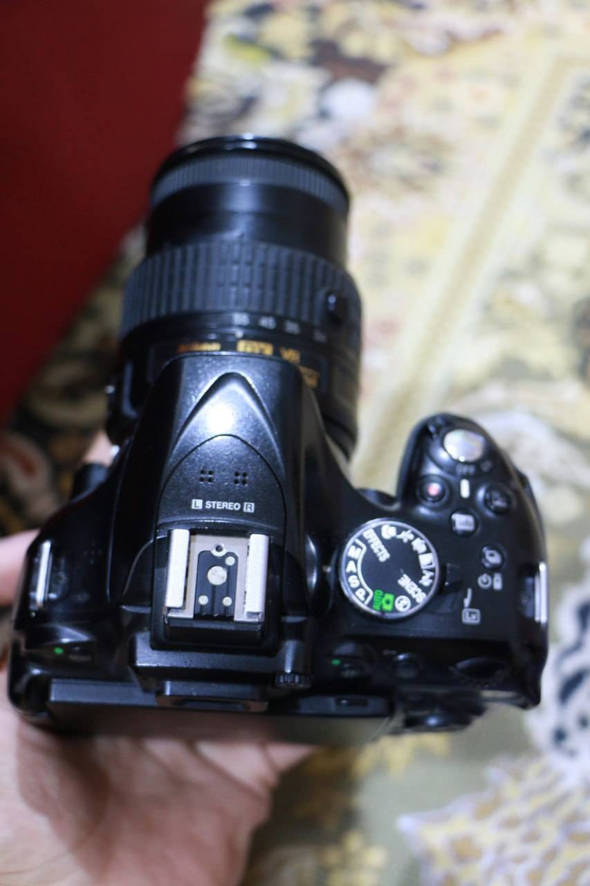 Nikon D5200 • عدسة 18-55 VR • مراية ما تصعد