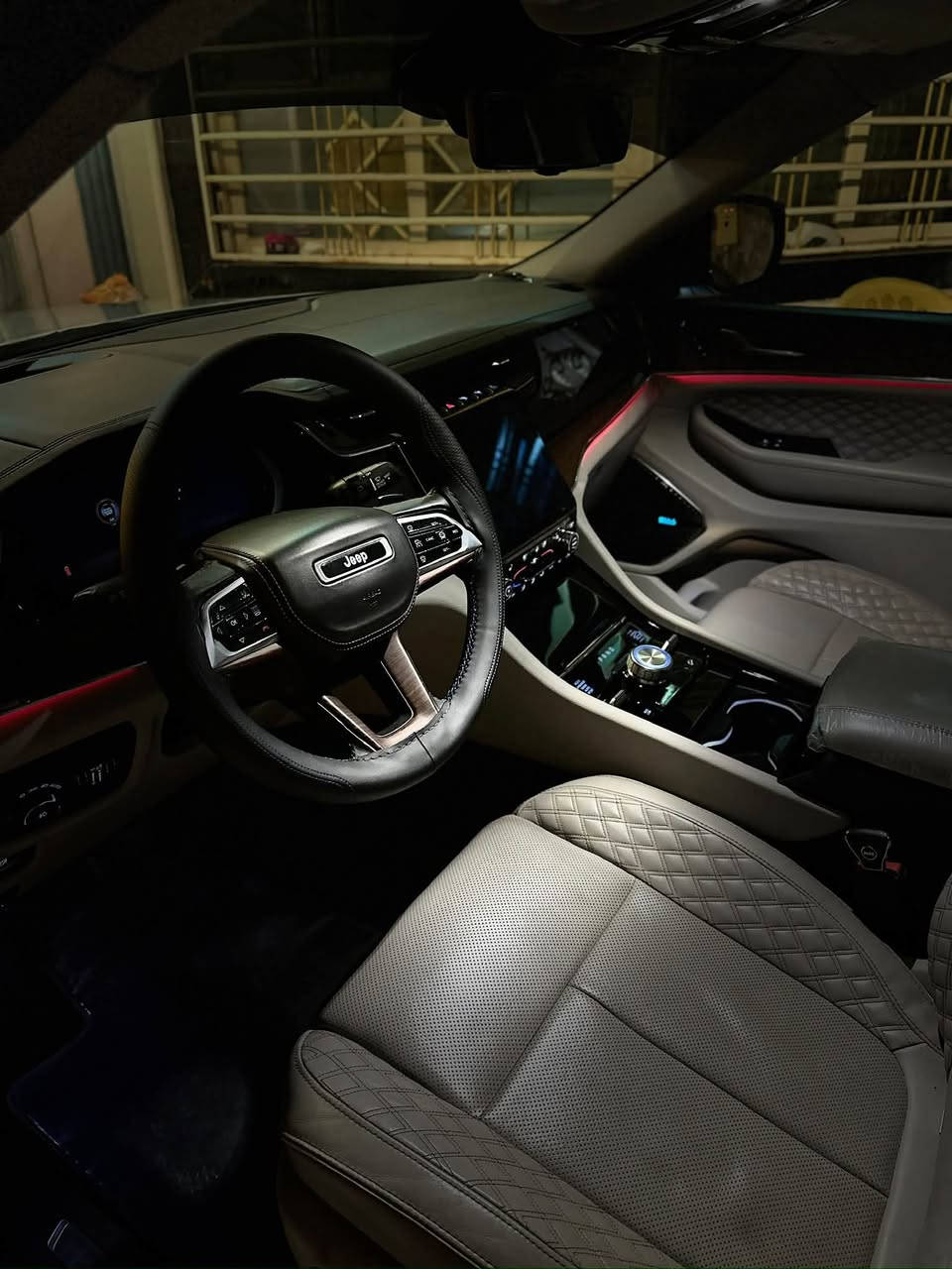 جيب سمت ريزرف(فقط للبيع)
الموديل :2023
المحرك : . V6. 3.6L 
1c4rjkegop8722540:رقم شاصي
المواصفات :
* دفع رباعي 4x4 . 
* نظام تعليق هوائي (جكات). 
مساج كشنات
كاميرات عدد (7)
السعر//36$
***********
