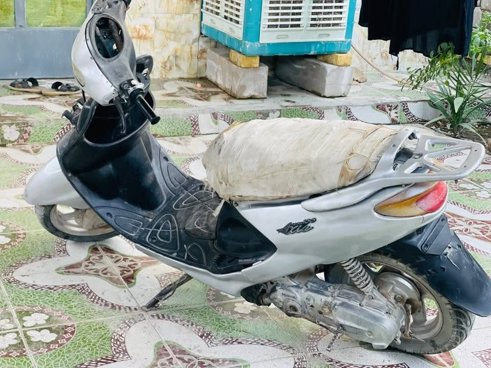 سلام عليكم دراجه البيع عوزهه ترتيب اشويه شغاله سعرهه 175 رقمي وساب ***********كفراتهه كامله

