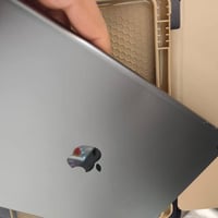 آيباد ٩ • ٦٤ جيجا • نضافه ٩٠٪