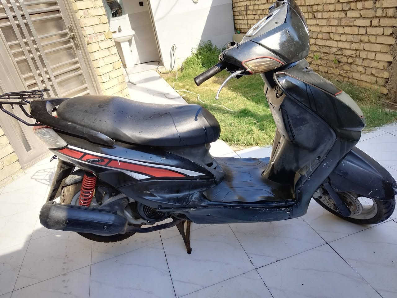 دراجه سكنس نثيه شويه اضرار فقط بالكفرات كهربائيات اشاير سلف هندر كله شغال دبلات امامي خلفي جدد بريكات بالمكان يعني اذا حاب تبدل فقط كفرات  ترجع جديده  دراجه ياباني 
السعر 450 الف 
مكاني كربلاء طويريج حي ابو جوعانه

لتواصل / ***********
