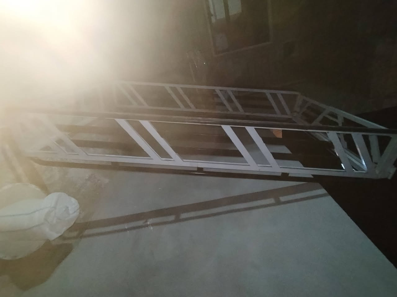 محجل كيا اخو الجديد فصلتو قبل شهرين واريد ابيعو مال كية 2700 رقم الهاتف ***********
