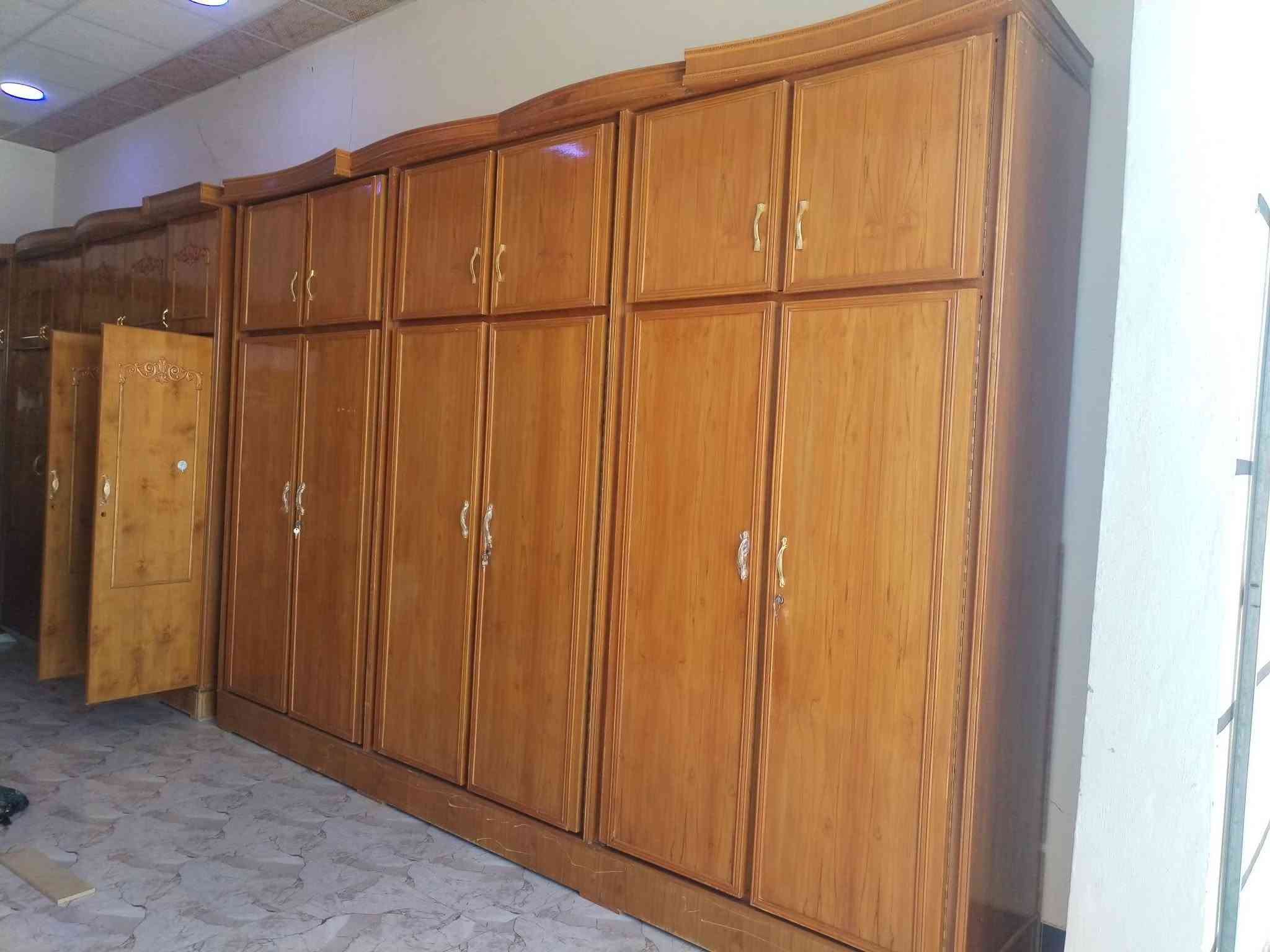 سلام عليكم يوجد كناتير للبيع مستخدم قليل نضافه 95 بل 100 خشب صاج السعر 500 وبي مجال للاستفسار *********** واتساب مكان الرمانه
