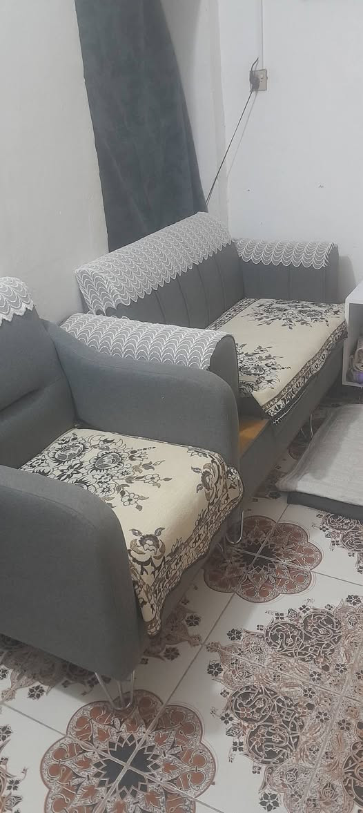 تخم قنفات 10نفرات خمس قطع ثنين كبار وحده نفرين وثنين كراسي مع طبله وصطيه نضافه ٩٠ % لامزك ولا كسر ولا حته وصاخه بعدهن بنضافتهن شاهد الله صارن عليه ٦٠٠الف اريدهن ٤٢٥٠٠٠ عنواني نجف مكرمه ***********

