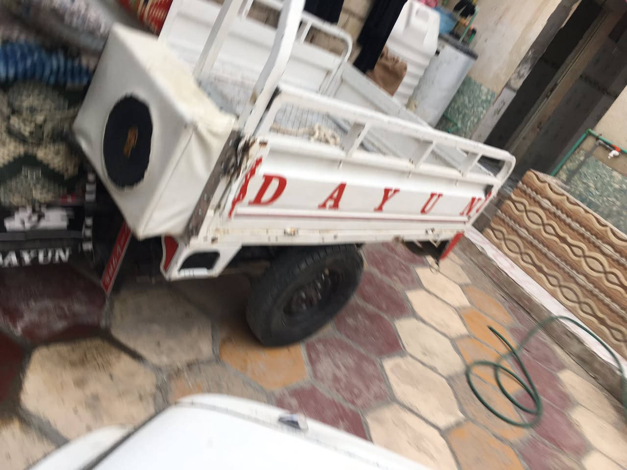 السلام عليكم
ستوته للبيع
مديل ٢٠١٣
اوراق كامله
مكينه نضيفه تواير جدد 
مكان سوق الشيوخ /گرمه 
رقم ***********
سعر خاص
