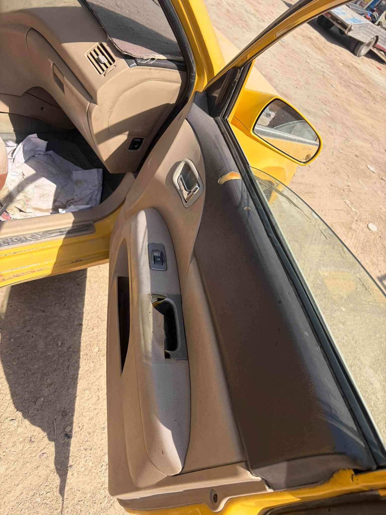 السلام عليكم شيري A5رقم موديل ٢٠١١ بغداد نكليزي تحويل شوكت متريد  داخل جديد كهربائيات شغالة محورة كورلة ١٨٠٠ سيارة بيها مشكلة بس بشلعة ساعة نشطة ساعة لا ومن تمشي بيها سرعة تحمة عارضها ب٢٢وبيها مجال قليل مكاني بغداد دورة هور رجب رقمي ***********
