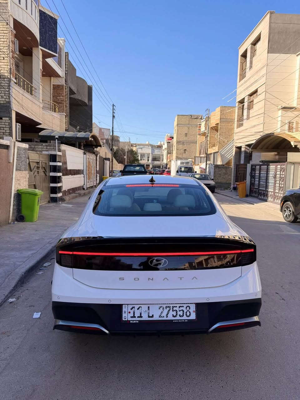 السلام عليكم
هيونداي سوناتا 24 خليجي للبيع 
رقم بغداد انكليزي ب اسمي 
مكفوله من صبغ ولبارد ولتبديل 
فقط بيها رصعتين مال حصوات 
ماشيه 118 الف قابله للزياده 
كامله مناقصها اي شي 
 مكينه كير حداديه كهربائيات كله سليم 
100‎%‎ 
تخم تاير جديد جواها 
مواصفات عاديه 
محرك 2500 
كير 8 نمر 
سويج 
شفتات بلستيرن
حساسات اماميه خلفيه 
بك لايت لد 
لد نهاري امامي 
فول تحكم ستيرن 
شاشه متصله تدعم ابل كار بلي واندرويد اوتو 
عدادات دجتل 
مري شفط 
بلوتوث 
مداخل تايبسي 
معروفه مواصفاتها 
مكاني بغداد الكرخ 
عارضها 198وبيها مجال
للستفسار 
***********
