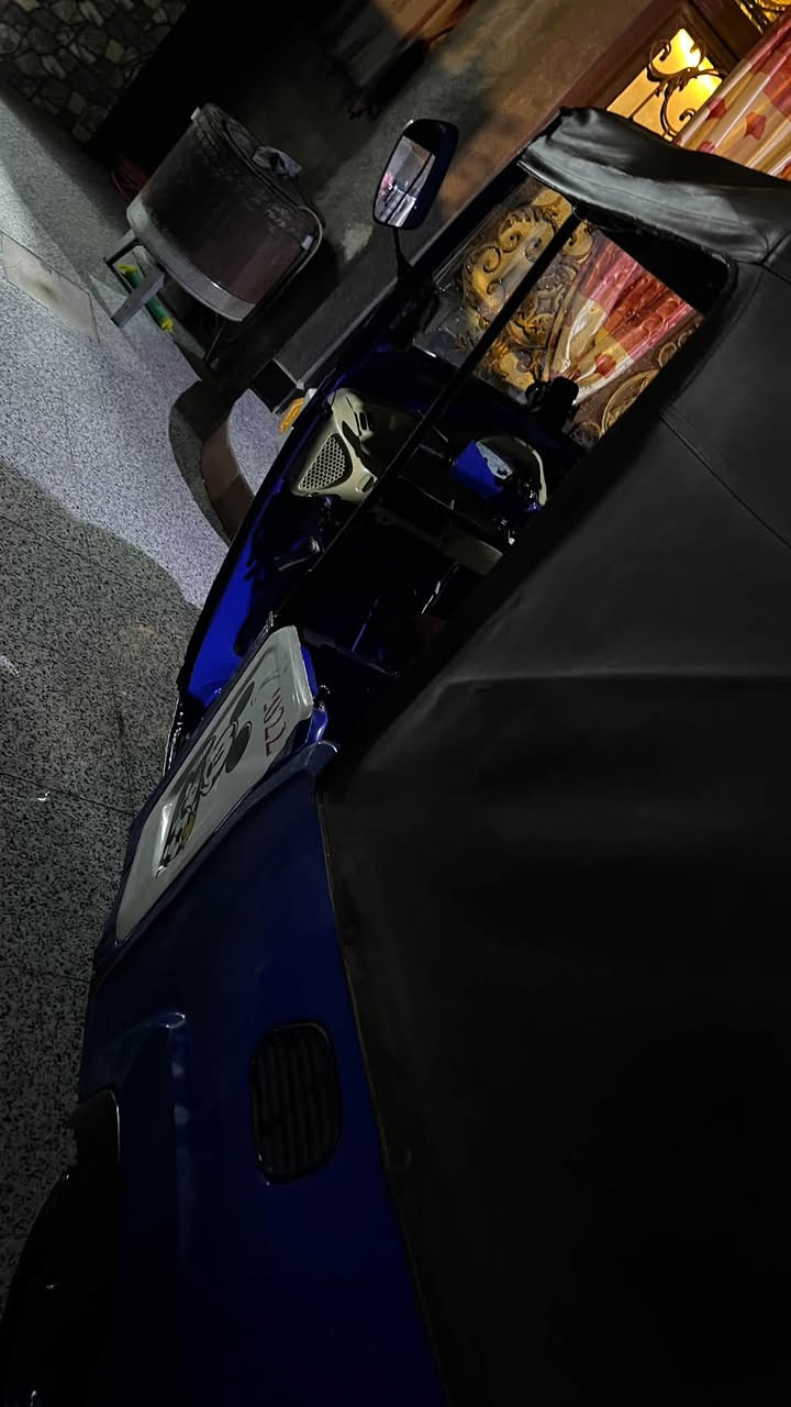 تكتك بياجر موديل ٢٢ التكتك كدامك شوف وأنتَ ساكت 😂المكينه ٢٦ نضيفه وتخبل الكهربائيات توني مسويهن كلهن شغالات بيهه جم ضربه وهيه مال شغل مو تريد تتفيك بيهه المهم رقم وسنويه بأسمي تحويل شرط ثاني يوم تخم تاير جديد فلنجات ودسكات بالمكان الله وكيلك . مكاني البصره رقمي *********** اريدهه مراوس بتكتك لو أبيع قيم وتعالي خاص وأنا بخدمتك وآسف ع الاطاله اعزائي
