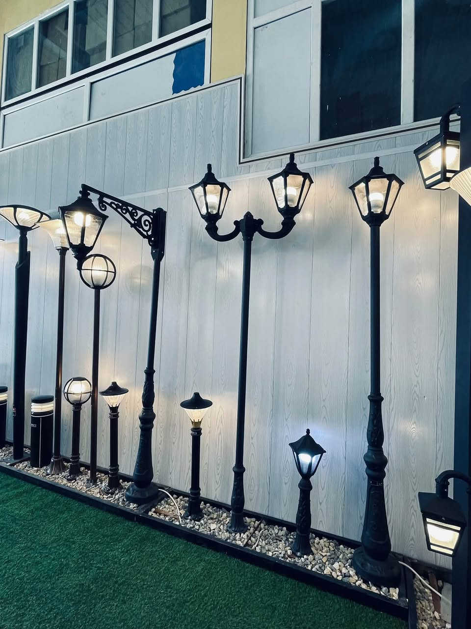 #عمود_انارة_ديكوري 
✨شركة sunlight للأعمدة انارة و نشرات و مستلزمات الحدائق ✨
🌟 في Sunlight، أعمدتنا ليست مجرد إنارة… بل تحف فنية تُضيء بذوق، وتُدهش بجمالها!

💎 مثالية للحدائق، الممرات، الفلل، الساحات، وكل مساحة تستحق لمسة انارة .

📍 الموقع: واسط - مدينة الكوت - طريق العمارة
📞 للحجز والاستفسار:
ناصر الطائي: ***********
م. فاطمة الطائي : ***********

🚚 سارع بالطلب الآن – الجمال، الجودة، والسعر المناسب… كلها تجتمع هنا!

#أعمدة_ديكورية #إنارة_خارجي #ديكور_راقي #سدة_الكوت #نجف #الكوت #واسط #تصميم_حدائق
