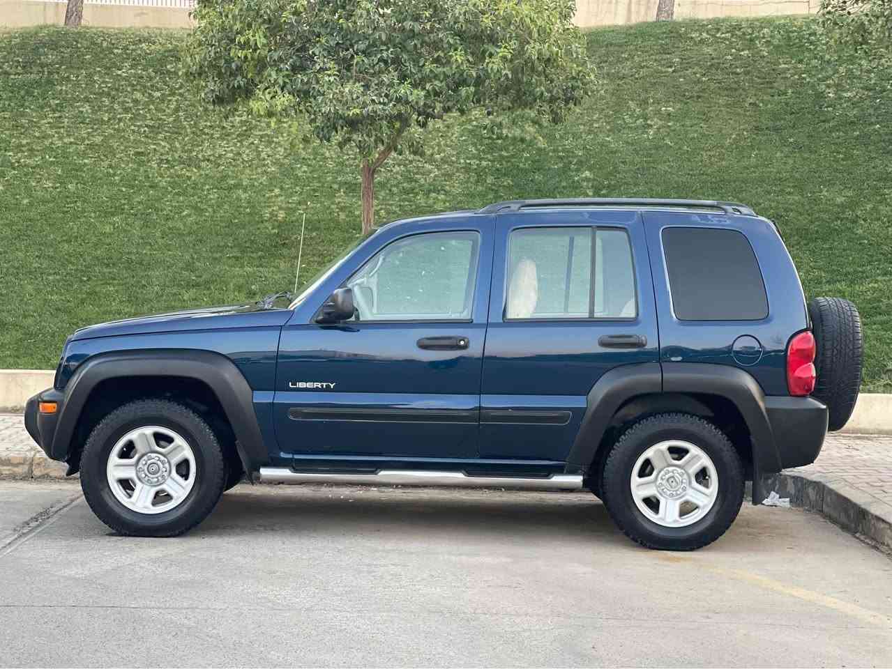 Jeep Liberty 2004

سعری ٦٩ گەڵاو معامەلە 
مواسەفات 
دەبڵ ئەکسل 
ناو زەرد
جام کارەبا
تەحدید سورعە
شاشە ئایپاد
٤ تایەی لۆکی جەبەلی لەژێرایە 
٢٤٠ هەزار ڕۆی شتوەیە 

٣پارچەی بۆیاخە بێ ناوگرتن 

گێڕوو مەکینە وئەکسل بەشەرت

سەیارەکە لە سلێمانیە 

ژمارەی موبایل *********** السليمانية, العراق
