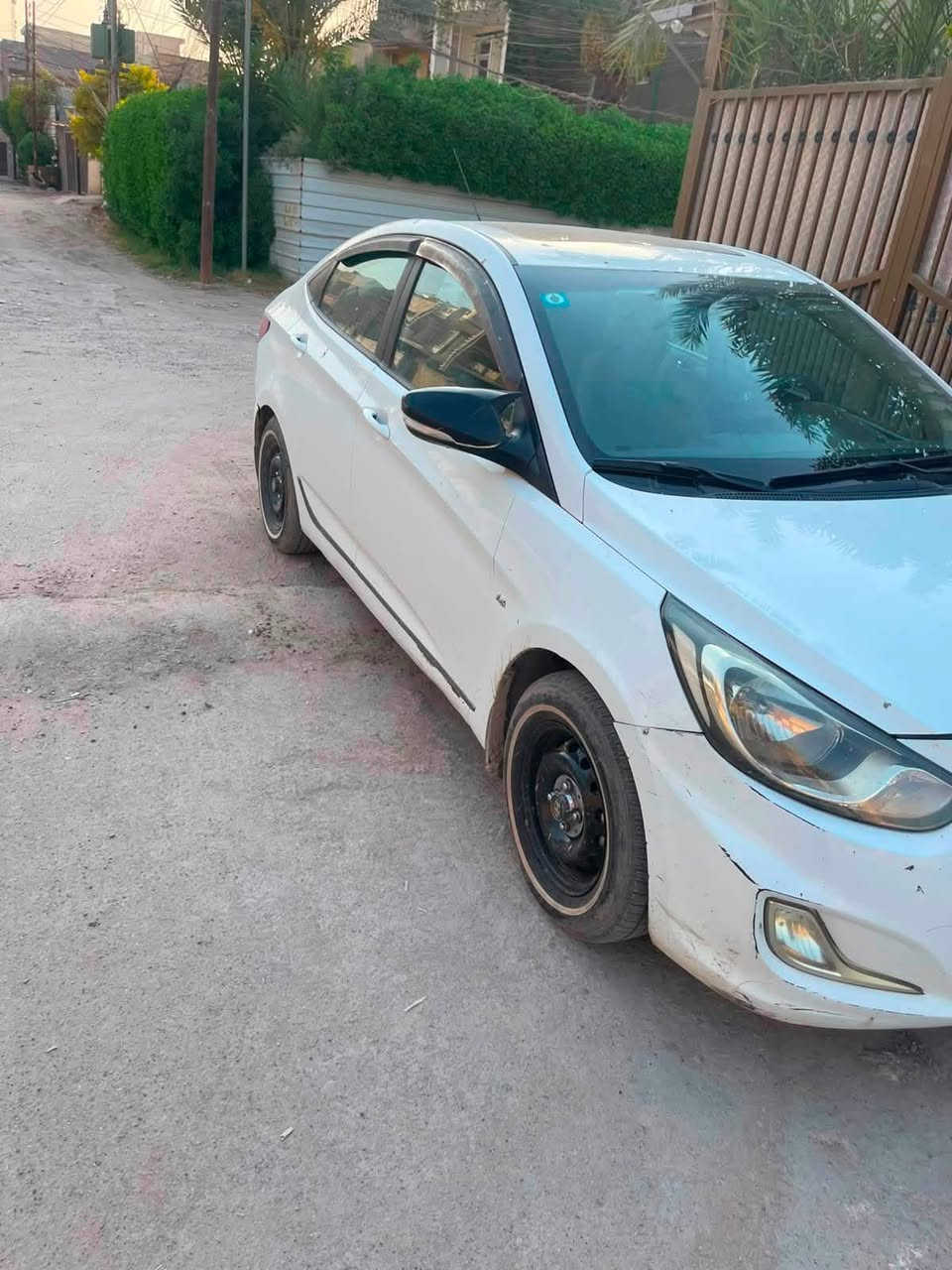 للبيع اكسنت موديل 2013
محرك 1600 

فول مواصفات فتحة 

بدون صبغ 

مكينة وكير مكفولات 

رقم بغداد بأسمي 

مكاني بغداد الدورة 

السعر 90 ورقة
***********
