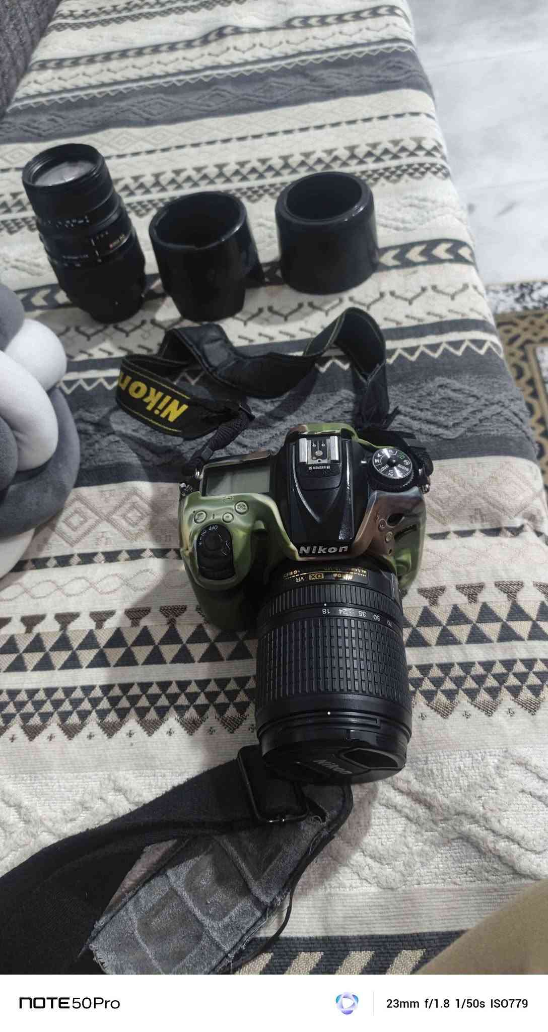 نيكون D7200 • ٧٠-٣٠٠ سيغما • شاتر ١٠٤٤٩٦