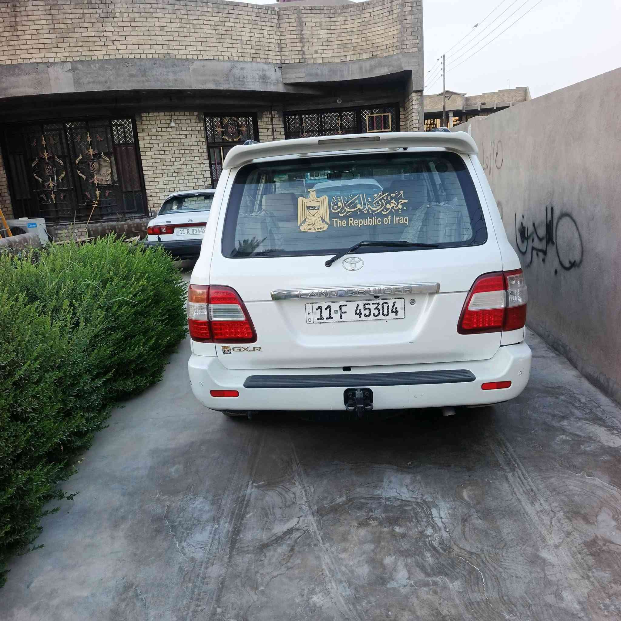 السلام عليكم لاندكروز مونيكا موديل ٢٠٠٦ أصل رقم بغداد دولي سنويه جديدة بسمي فول مواصفات كير اوتماتيك محرك نضيف حداديه مضبوطه دبل تانكي دفع رباعي مصبوغة حزام السعر ١٥٠ وبيها مجال مكانها بغداد ***********  أو  ***********
