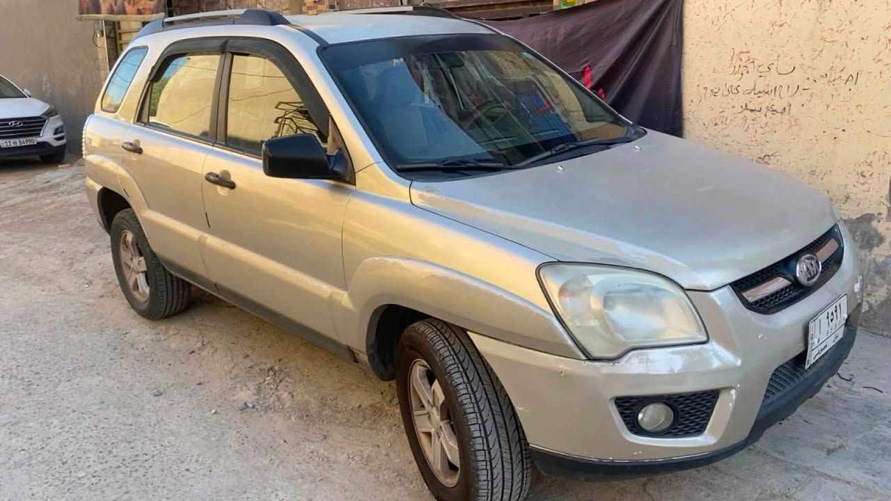 السلام عليكم
سبورتج موديل 2009 اصفر ذهبي خليجي بيها جراد 
مكينه 4 سلندر صبغ بنيد رقم السياره بابل مشروع وطني 
مكان السياره بغداد القاهره 
رقم الهاتف ***********
السعر 110$ وبيها مجال

