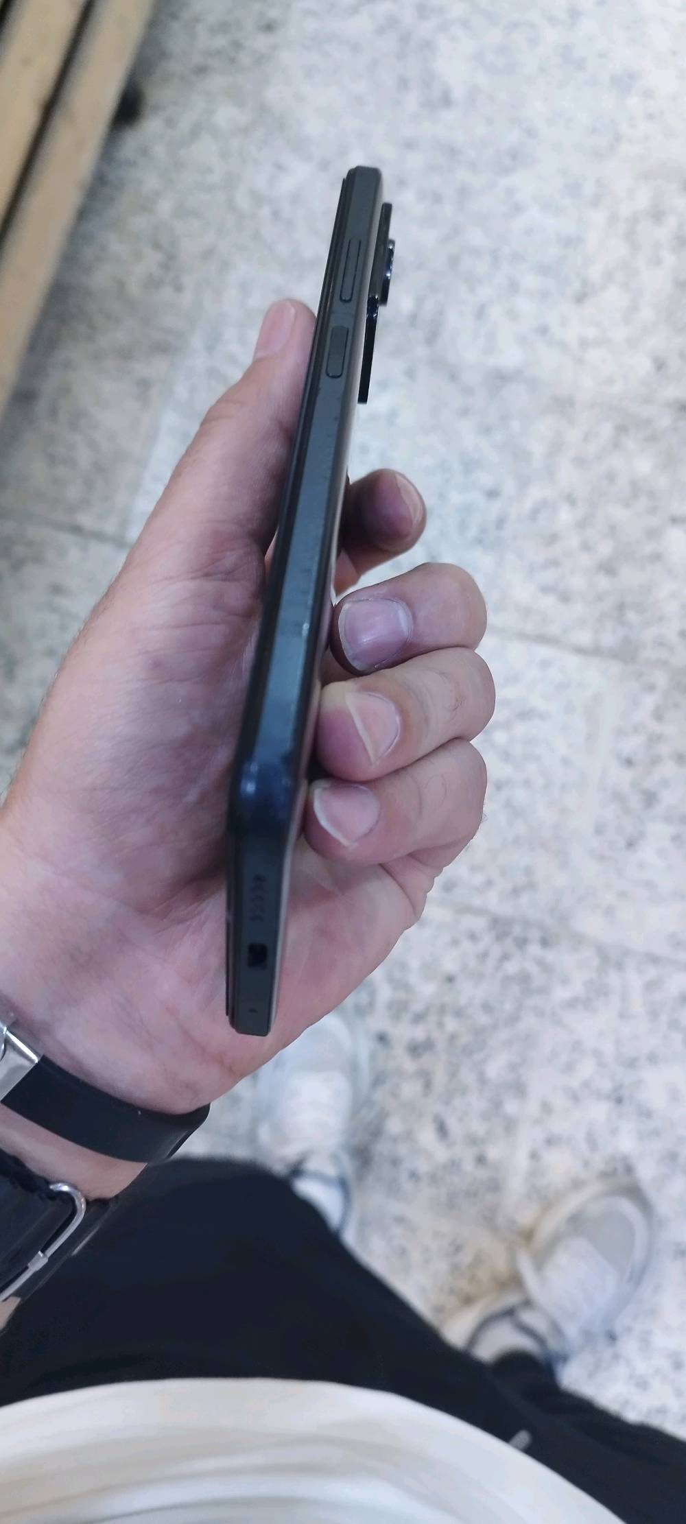 السلام عليكم للبيع ريدمي نوت 12 s 

ذاكرة 256 عشوائية 16 
جهاز شغال ب كامل بصمه اتصال شحن سريع فقط بي فطر ع شكل خط وب موت ياله وضحته يمكم ب صوره ممبين كلش مماثر نهائي سعر جهاز 100 قفل مكان بغداد دوره فقط جهاز بدون ملحقات شراي اتصل 
***********
*********** 

لا يوجد توصيل مكان بغداد الدوره
