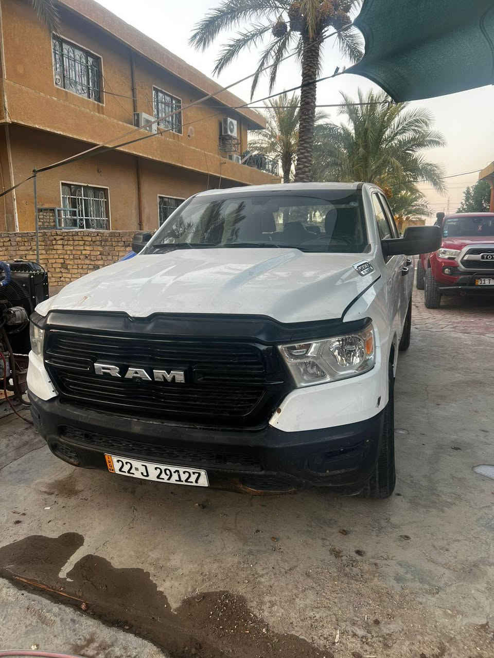 سلام عليكم للبيع دوج رام موديل 22 رقم اربيل تحويل مشط ستيرن عاطل ماشيه 65 الف كيلو متر بيه نواقص قليل مكان واسط السعر 115 وبيه مجال حك لجيه رقم صاحب السيارة ***********
