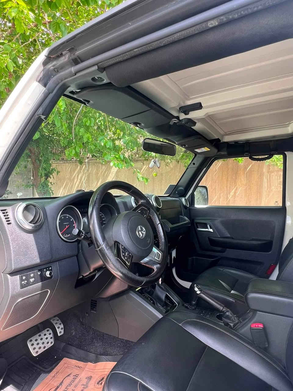 للبيع: BAIC BJ40 موديل 2021
السيارة مكفولة وبحالة ممتازة جداً (كير، محرك، تبريد بشرط)
 * الممشى: [90.000کم]
 * السعر: [150] $
📍 المكان: أربيل
📞 للتواصل: [***********] واتس أب
