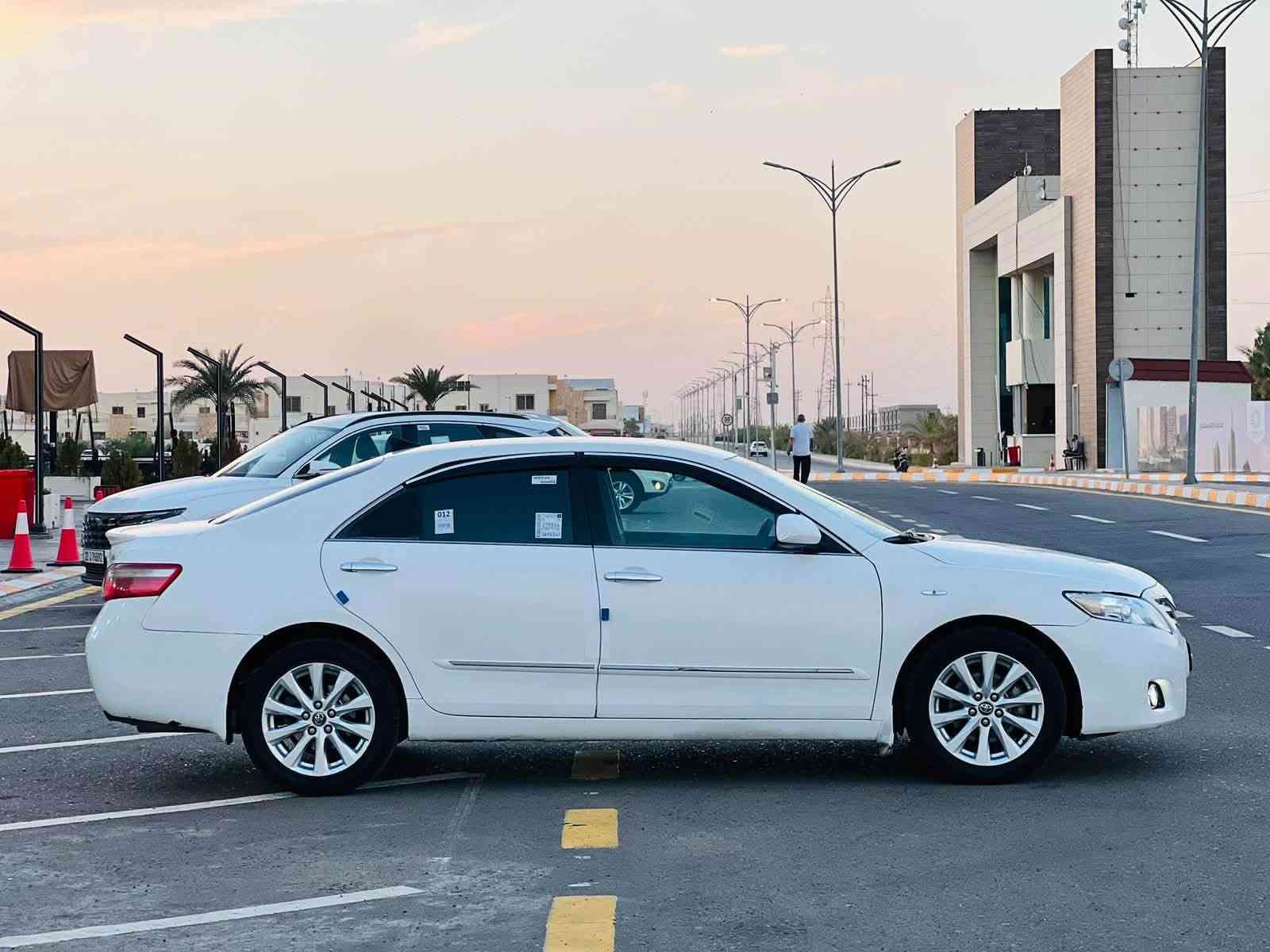 للبيع فقط '
تيوتا كامري وارد خليجي

 الموديل 2008 الون ابيض ثلجي صبغ قطعه وحده صبغ  بدون اي دواخل والباقي مكفول مكينه 2400 vvtبدون لاصرف لابخار كير 

بدون اي عيب مواصفات   

داخل رصاصي

بلاجكتور بلادي بجم كامله كله زينون  

مسجل بلادي شركه

قطعتين تبريد ثلج ثلج

ويل كب كروم 5 جديد وتخم تاير جديد  

حساس خلفي 

تحكم مري جانبي 

4دسك

اواكس 

يو اس بي

اي بي اس 

كير/محرك/صدر/تخم تاير/تخم ويل كب /باتري/كهربائيات/تبريد/تدفئه/ارضيه جلد/دوشمه-كله جديد وبالشرط

رقم بغداد   انكليزي(11)سنويه جديده هزه جديده 

شرط التحويل والغرامات السياره باسمنا 
 ب 106 وبيهه مجال بسيط 

عنوان السياره بغداد ال غزاليه 
***********  اتصال فقط 
*********** واتساب فقط
