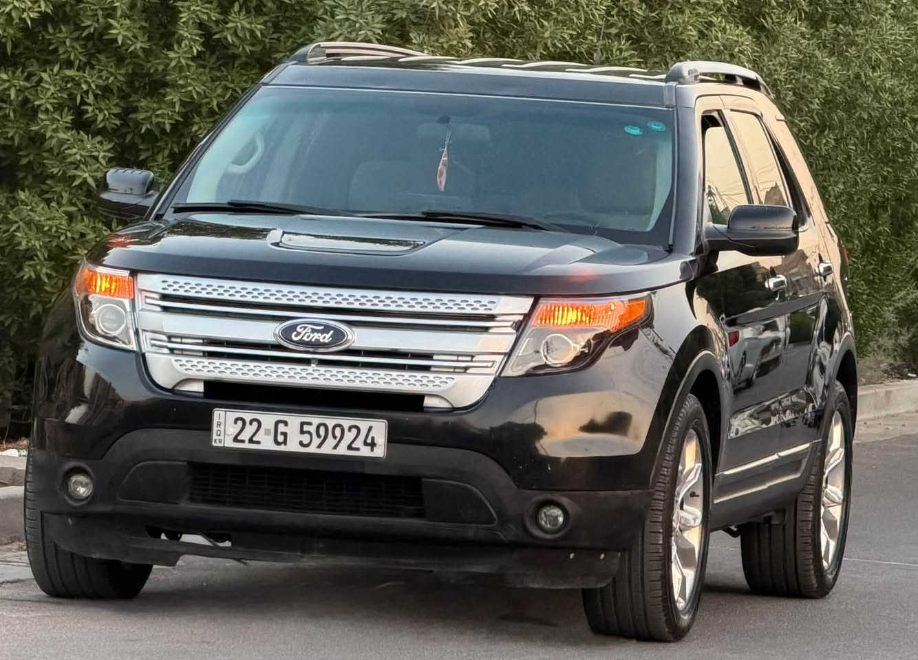 السلام عليكم 
فورد اكسبلورر ٢٠١٢ خليجية وكالة نيڤا مكفولة من صبغ وحادث رقم اربيل الجديد شرط التحويل 
مكينه ستة سلندر٣٥٠٠
 مكينه كير مكفول صدر امامي خلفي جديد 
تبريد ثلج 
سبعة راكب ثلاث قطع تبريد مركزي
المواصفات 
شاشه ايباد كار بلي 
كامره خلفية 
حساس خلفي
ثلاث قطع تبريد
سبعه راكب
داخل بيجي 
كشن كهرباء
فول تحكم ستيرن
جنطه بصمه
ويل كب كروم حجم ٢٠ وتخم تاير 
وبعد بيها مواصفات 
السيارة كلش حلوة بل عافية عل تكون من نصيبه 
السعر ١٢٥$ 
مكاني بغداد حي الجهاد الشراي يتصل 
***********
***********
