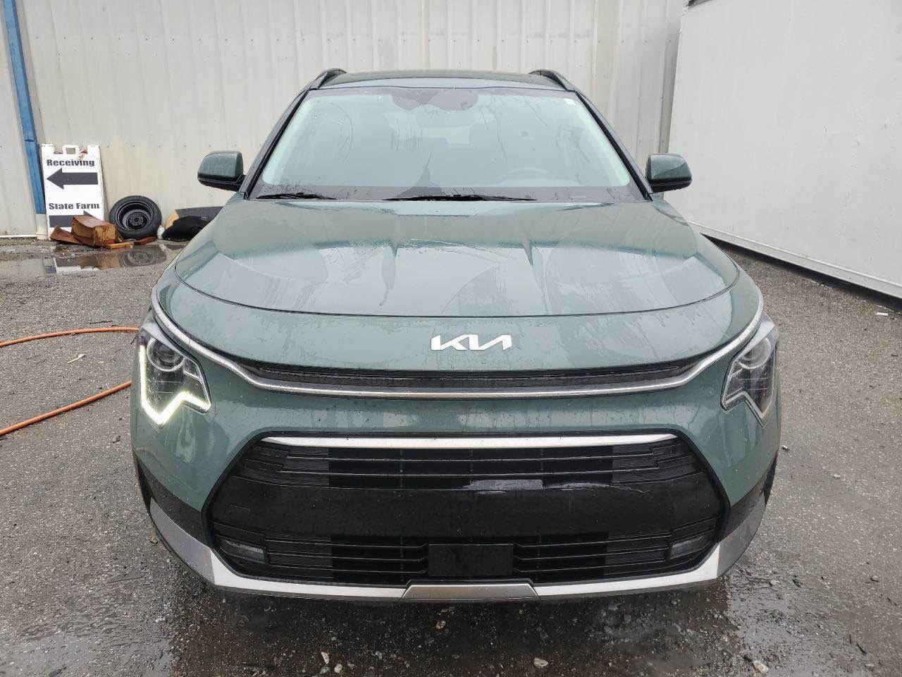 🔥 للبيع كيا نيرو هايبرد 2024 – فول مواصفات 🔥

🚘 Kia Niro Hybrid 2024
📍 وارد أمريكي
📊 ماشية 26,000 ميل فقط
🇮🇶 دخلت العراق ماشية 21,000 ميل، يعني استخدام داخل العراق فقط 5,000 ميل!

✨ السيارة فول مواصفات :
• فتحة سقف
• كشنات جلد
• سايد بريك كهربائي
• اوتو هولد
• رادارات
• نقاط عمياء
• شاشة كبيرة
• بصمة وتشغيل ذكي
• تبريد قطعتين
• عدة مودات للقيادة
• وغيرها من المواصفات

✅ السيارة نظيفة جداً وجديدة كلش
✅ بدون أي نقص أو قطرة
✅ الحادث بسيط جداً ومبين بالصور
✅ الأيرباكات سليمة ولم تفتح
✅ جاهزة للاستخدام ولا تحتاج أي مصروف

💰 السعر: 140 ورقة – وقابل للتفاوض للجادين

📞 للاستفسار: ***********
📍 مكان السيارة: بغداد – الكرادة

🔥 سيارة هايبرد اقتصادية، موديل حديث، ممشى قليل داخل العراق، وفول مواصفات. فرصة للجادين. بغداد, العراق

