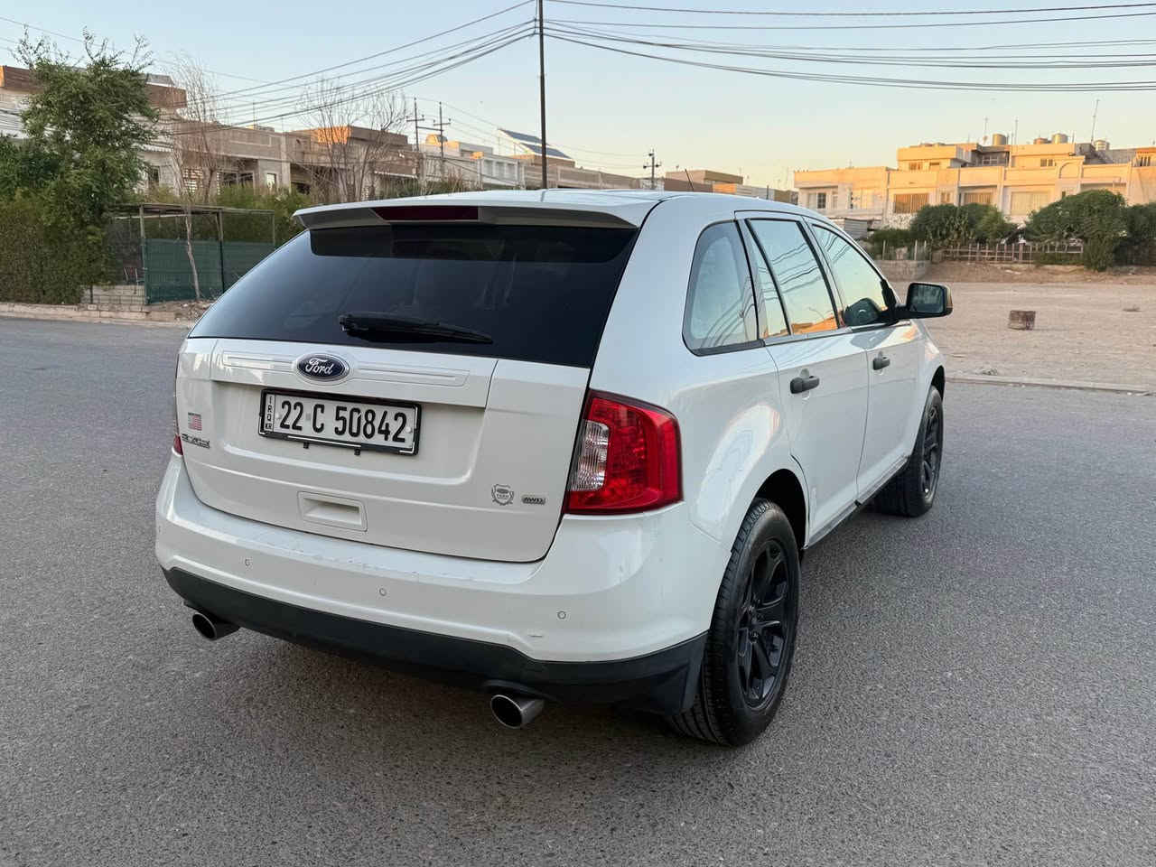 فورد ئيديج ٢٠١١ ي  فول مواسه فاتي بي بانوراما 
سه يا ره كي زور جوان و خاوينه
به شه رتي گيرو مه كينه نه كرايته وه
فه حس و هه زه ي نوييه ره قه م و سه نه ويشي نوييه 
٤ تا يه ي نوئي له بنه و به نا وي خومانه
سه يا ره كه يه ك جاملغي پيشه وه ي بوياغه بي ژوري بي ئيرباگ
مواسه فاته كاني ( ده بل اكسل. كوشين ساردو گه رم.شاشه و كاميره  . نا و زه رد. ويلكه ب . ئاوينه كاره باي . ته عديل سورعه . ته بريد له مس  تەبرید مەرکەزی ) هه نده ك مواسه فاتي تريش 
شوين ؛ هه ولير 
سعر ؛٩٢$ کەمەک مەجال
رەقەم تەلەفون :*********** أربيل, العراق
