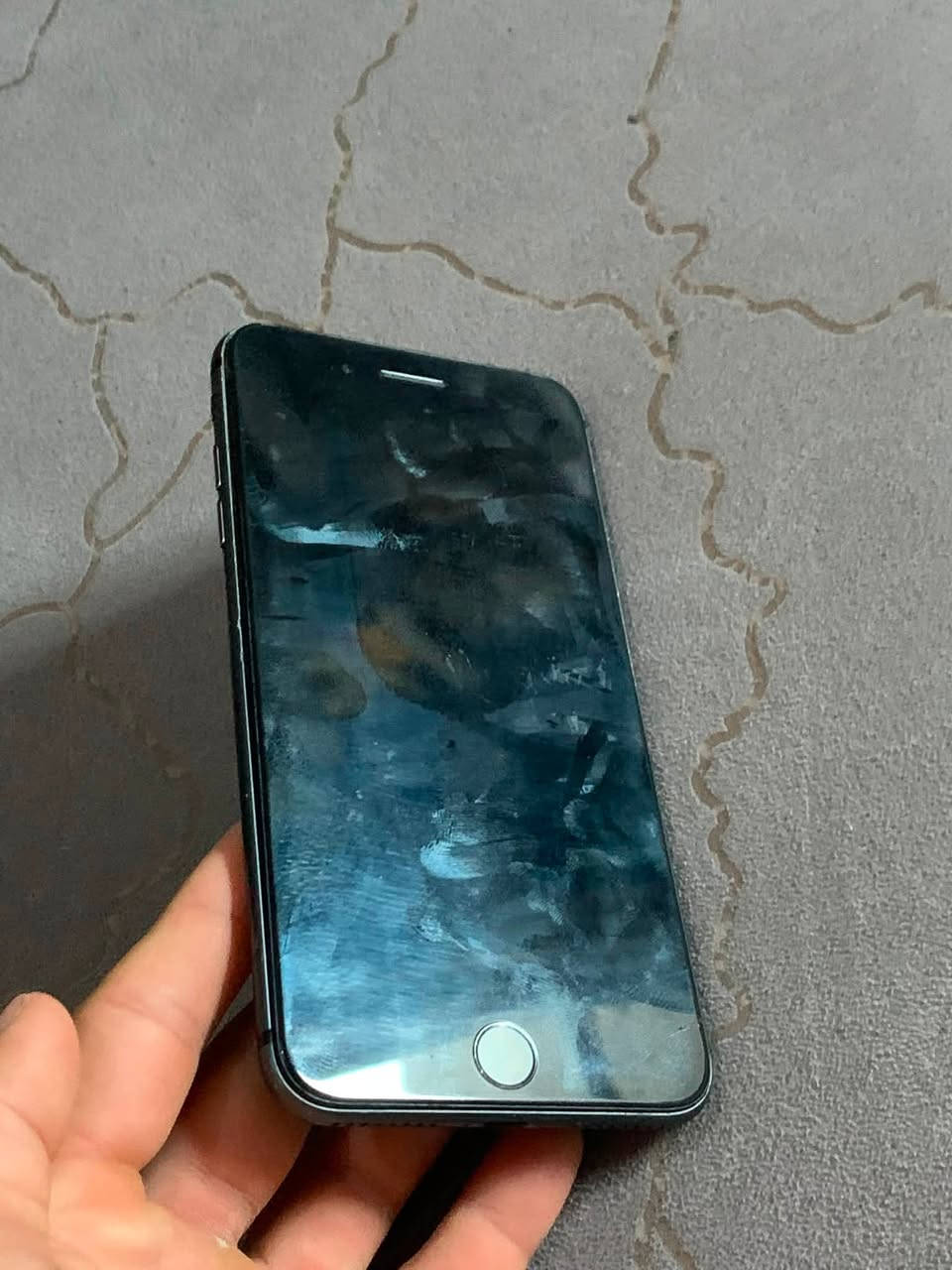 السلام عليكم جهاز 8 بلاس للبيع  بس سماعات يشتغل بس بي صوت ما اعرف شي بسيط و ضربه بل شاشه سيم كارت شغال ***********
