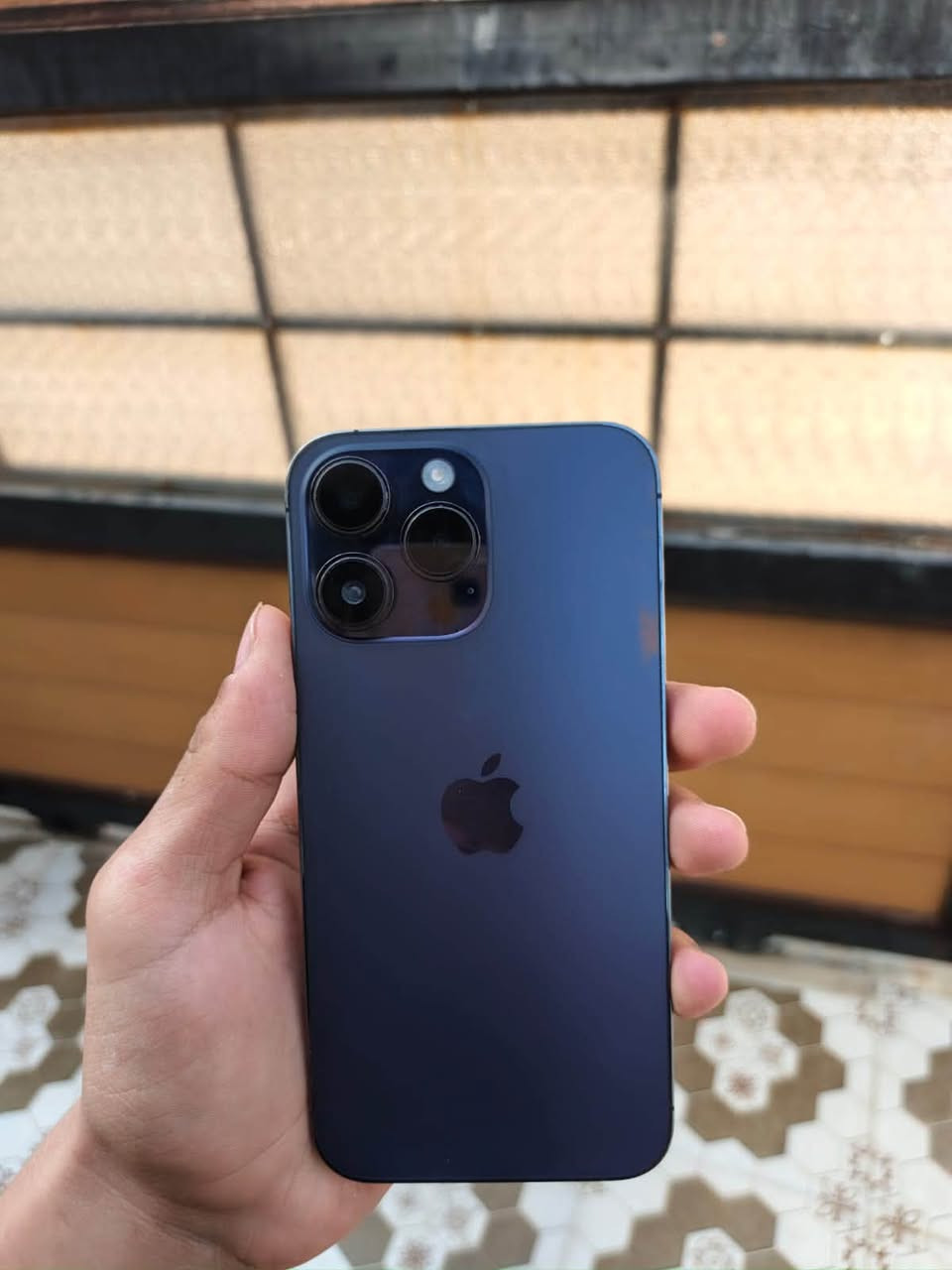 سلام عليكم
iPhone14pro,Max
لـون بـنفسجي 
عـربي شرق اوسط AA/A
بـطاريه 84
ذاكرة 256
جـهاز عربي مـاستر نظافة الجهاز 98%
وبي بس العدسه يرادلها تنظيف رقم 1x 
جهاز كامل كله شغال كاميرا خلفيه اماميه وتصويره يخبل 
فقط العدسه يم العاني 10 الف ينضفوها 
وسعره 750وُبـي مجال بسعر 13 
مكاني الرمادي التأميم 
موجود واتساب وع الرقم ***********📞
ورجاءاً الموشراي او بس يعامل لايدخل ويتعبني واتعبه ذاكر كلشي بلمنشور

نص مكتوب في الصور:
- ١:٣٦
- حالة البطارية والشحن
- كما هو الحال مع البطاريات القابلة لإعادة الشحن، بطارية الهاتف قابلة للاستهلاك وتصبح أقل فاعلية مع الوقت. معرفة المزيد...
- ٨٤٪
- الحد الأقصى للقدرة
- هذا قياس لقدرة البطارية مقارنة بقدرتها عندما كانت جديدة. قد تتسبب القدرة المنخفضة بتقليل ساعات الاستخدام بين عملية الشحن والأخرى.
- أقصى قدرة للأداء
- ستساعد الأنظمة المضمنة في النظام والمكونات في تخفيف آثار الأداء التي قد تلاحظها أثناء التقدم الكيميائي في عمر بطارية iPhone.
- شحن البطارية المحسن
- للحد من استنزاف عمر البطارية، يتعلم الـ iPhone من عادات الشحن اليومية، بحيث ينتظر ولا يتجاوز ٨٠٪ حتى يحين موعد حاجتك إلى استخدامه.