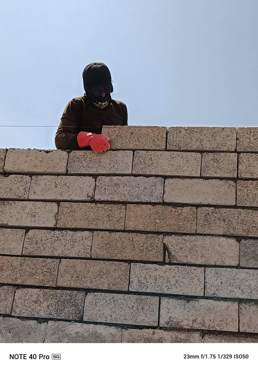 اسلام عليكوم كادر بناء متفرق شرط شغل هندسي انشتغل بل الف وبل يوميه  اجل عليك علينه شلو ما تريد اراهمك لل اتصال ***********
