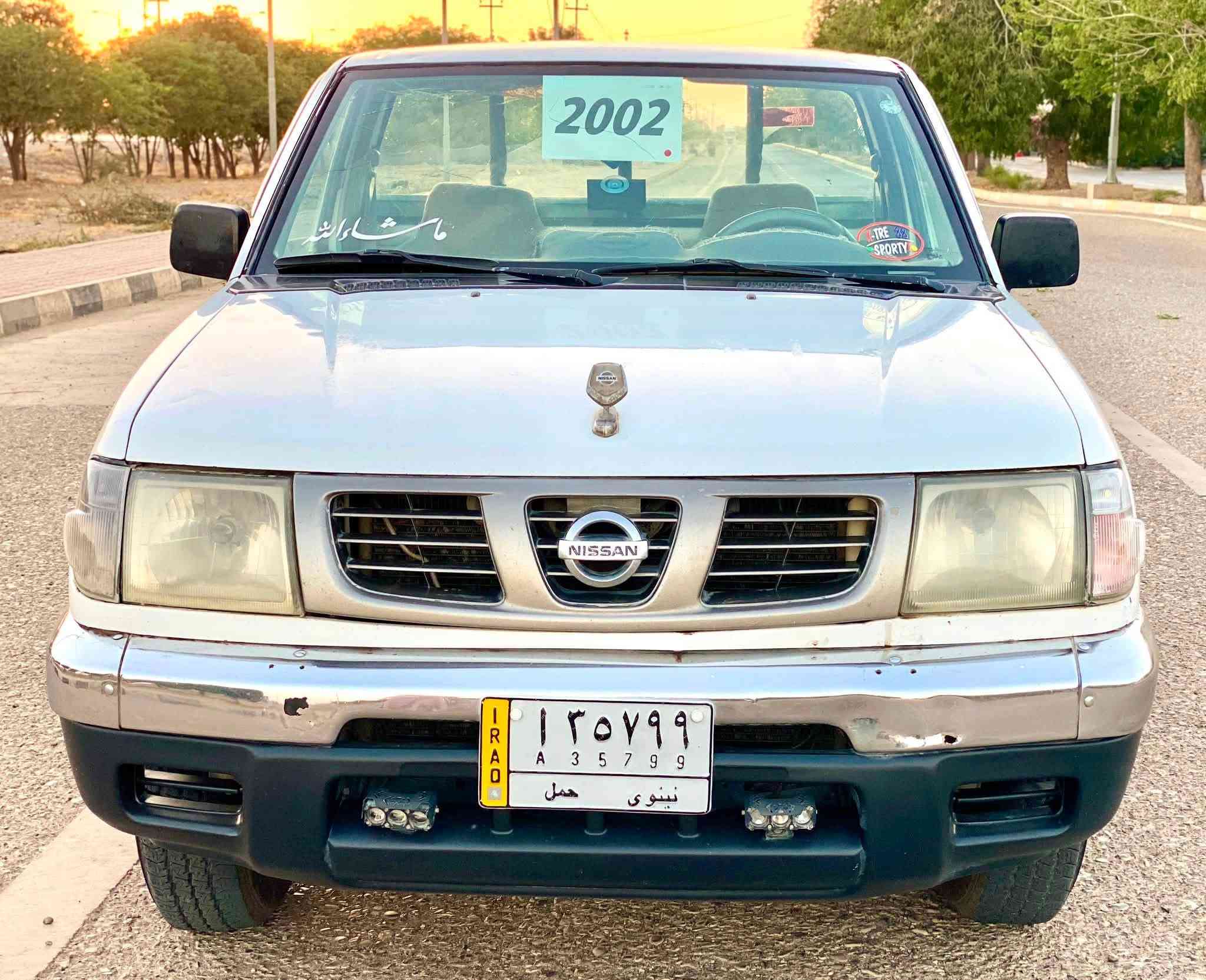 *********** 

نیسان تاك تحويل اصولي 2002 تەبرید و پاوەر 
تەحویلی اصڵی 
پێش و پشت و شانەکانی کەپسە 
دەعم و لێدراوی نیە 
پەڵە پەڵە بۆیاخی هەڵیداوە و بۆیاغ کراوە 
چوار تایەی تازە 
گێڕ و مەکینەی بەشەرتە 
تەبریتی بەشەرتە 
کارەبای و شانسی و اکسل بەشەرت 
سەیارەی ناو ئیشە و ماڵی دۆستە 
هەموو گیانی بەشەرت 
بەشەرتی تەحویل و پەنجە مۆر دەیفرۆشم وەکالە ناکەم 
نرخی / 80 و مەجالێکی برایانە 
ناونیشان / کەلار 
موبایل  /  ***********
Hawta Dalo

نص مكتوب في الصور:
- 2002