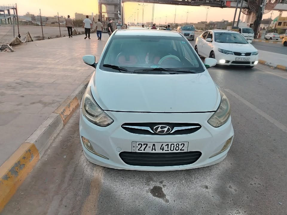 السلام عليكم
اكسنت خليجي موديل ١٤ بيها ضربة بالجاملغ الخلفي مكينة 1600 وكير خير من اللّٰه حدادية جديده تبريد شغال رقم نكليزي سنوية لل 2030 بسمي السيارة ما عليها غرامة ولا ربع سعرها
76 وبيها مجال
رقم ***********
