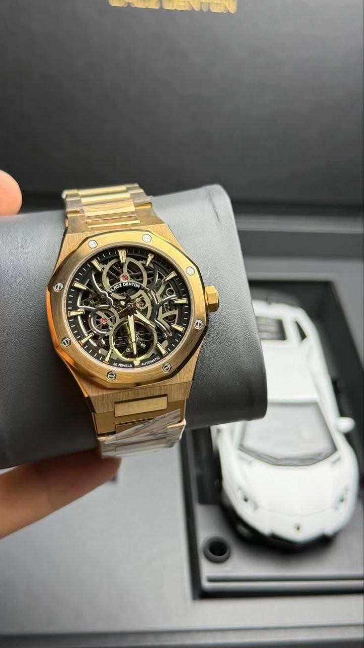 ⸻ LACZ DENTON – Classic Automatic Edition Model Number: LD-9107 ⌚ ساعة أنيقة بتصميم كلاسيك عصري، تجمع بين البساطة والفخامة ومناسبة للاستخدام اليومي 🔥 المواصفات: • مكينة أوتوماتيك (تشتغل على الحركة – بدون بطارية) ⚙️ • 21 Jewels حركة داخلية دقيقة • زجاج خلفي شفاف يبين المكينة 👀 • هيكل ستانلس ستيل عالي الجودة • مقاومة للماء 100m💧 • عرض تاريخ داخل الميناء 📅 ✨ تصميم راقي يبرز الذوق العالي والفخامة 📦 تجي مع بوكس أنيق + ضمان فهد للساعات – ثقة وجودة بكل تفصيلة ⌚🔥

