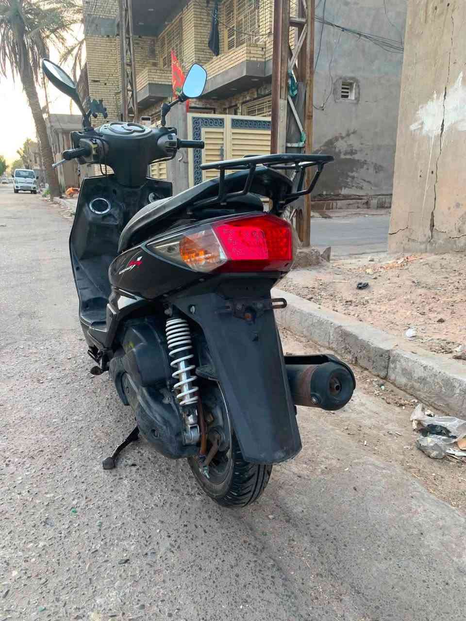 السلام عليكم 👋🏽.!
سكنس فخل للبيع 💸
نوزل خطين
دراجه خير من الله شلعه ومعدل 
مال جناي الدراجه كلها بلاد كفر ومكينه
اخوان مكلف بل نشر 
هـ ***********

