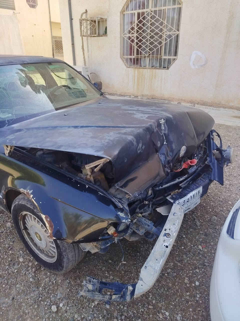 السلام عليكم ببي إم ٧٣٠ موديل ٩٢ معروضة للبيع على وضعها الحالي لي ترهم تفصيخ اصحاب الورش المختصة  ولي يريد تعميرها سيارة اصوليه سعرها ٢٤ ورقة مكانها الانبار قضاء هيت المزيد التفاصيل 
*********** و***********

