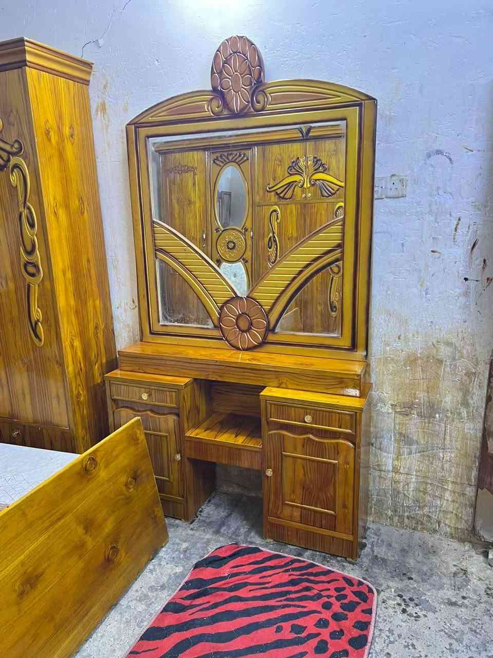 غرفه اخشاب • ٦ أبواب • نظيفه