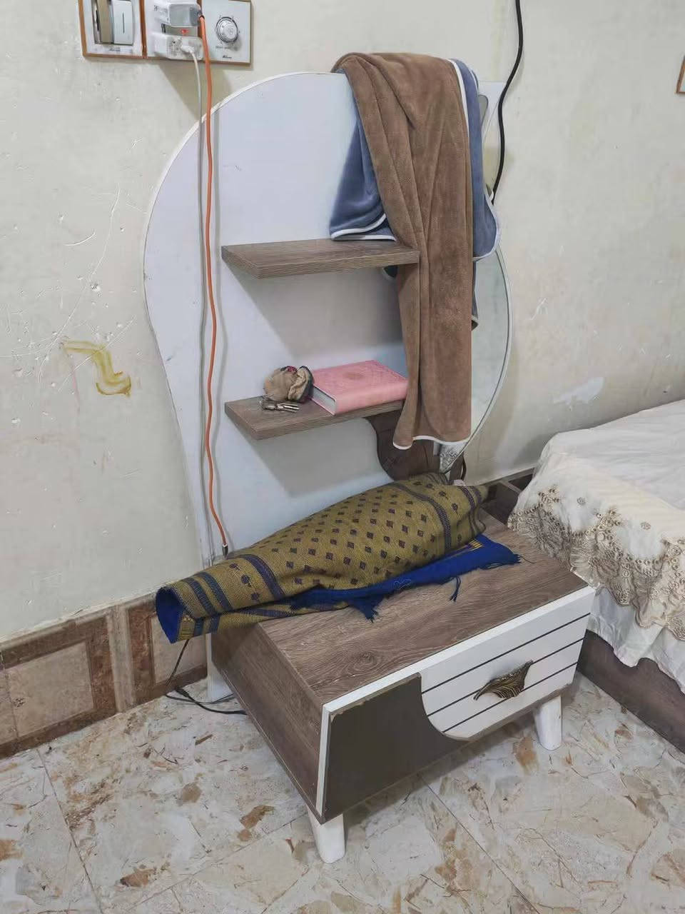 كوفه شارع المعمل • غرفه اخشاب