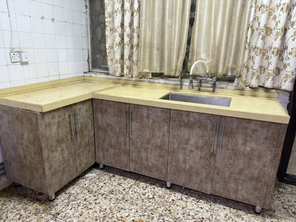 مطبخ مستعمل للبيع الحاله جيده جدا استخدام قليل المبلغ. ٢،٢٥٠،٠٠٠ للتواصل على الرقم ***********
***********
المكان بغداد حي الجامعه
