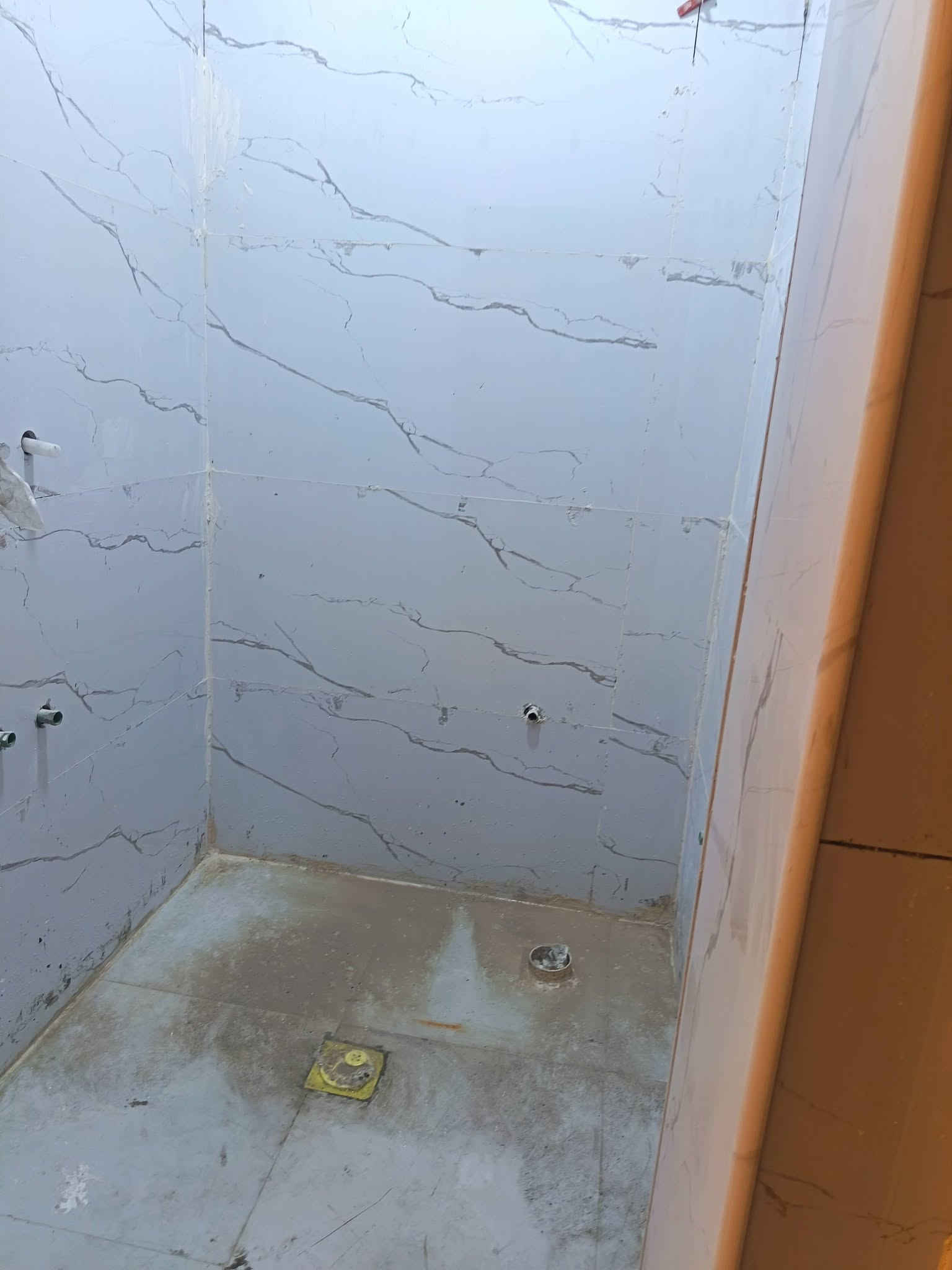 بيت للبيع  حولي مقاطعة ١٤ يم مدرسة الصينية مساحة ١٠٠   بناء حديث محد ساكن بيه  طابق واحد  استفسار اتصال ***********
