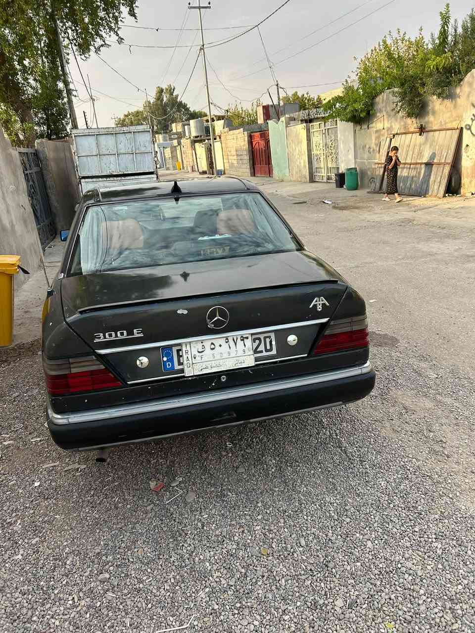 سلام عليكم  شباب مستعجل ع بيعته اقره منشور قبل لاخابرني
رقم ديالى طرف ثالث بس وكاله 
يعني  تحويل ميتحول 
سنويه ساقطه 
مارسدس دب موديل 1991
مكينه كير بطه 3000
كهربائيات كلها شغال من راس الراس
منظومه زنون + شاشه ودمام 
تايرات انضاف قواعد بلاد 
تبريد نقص كمبريسر 
عنوان ديالى جلولاء سعر ٢٨
***********
