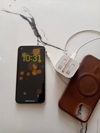 ايفون ١١ • مبدل بطارية • شاحن اصلي