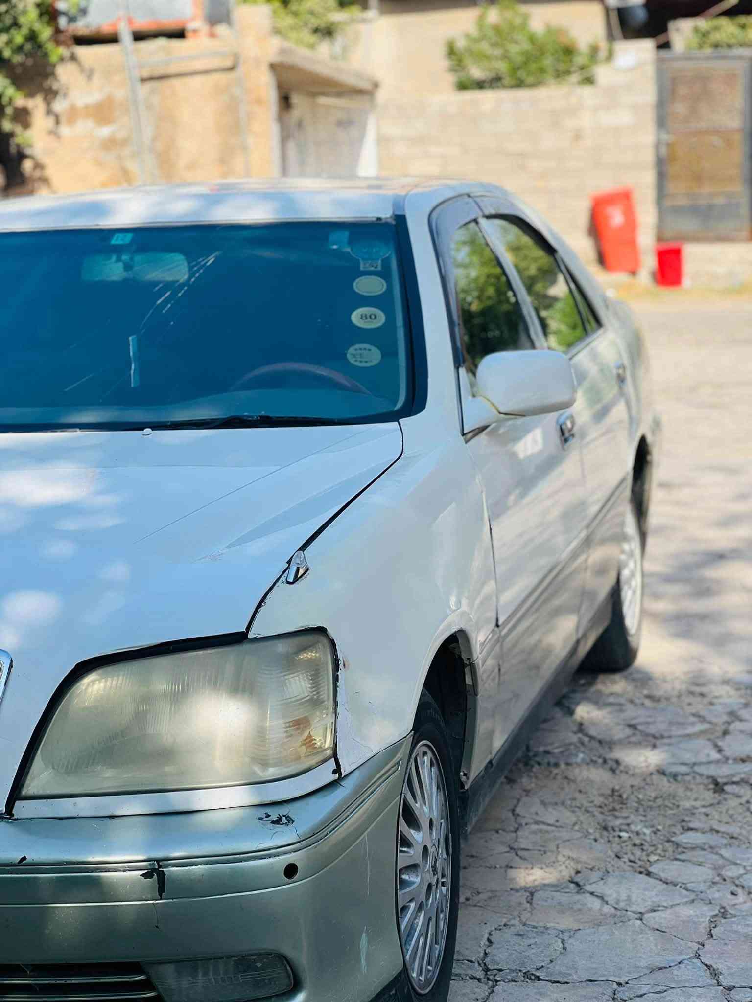 ادوات ملكه🔥 . فيفتي  قطاره بل بانزين
مكصوصه جنطه 2003
حداديه امامي وخلفي جديد 
تخم تاير محرك كير شرط
تبريد  بس غاز يريد  سياره مخلصه 
مالت جناي كشنات كهرباء
ستيرن كهرباء. مري شفط 
صدر طبه.  سياره بس الكشر شوف العين 
 السعر 30 وبيها مجال. مكاني قضاء العلم وشعندك مراوس نزل ***********
