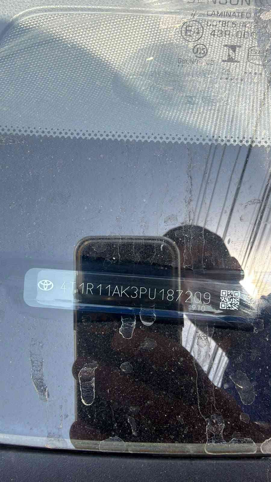 رقم اربيل وارد امريكي
السياره ماشيه 62,000 km
غرفه كامله حمره جلد 
ويل مبدل 18 
حادثها باب عكس السائق ورقم الشاصي موجود
السعر 200 ورقه وبيها مجال
مكان السياره الدوره
***********
