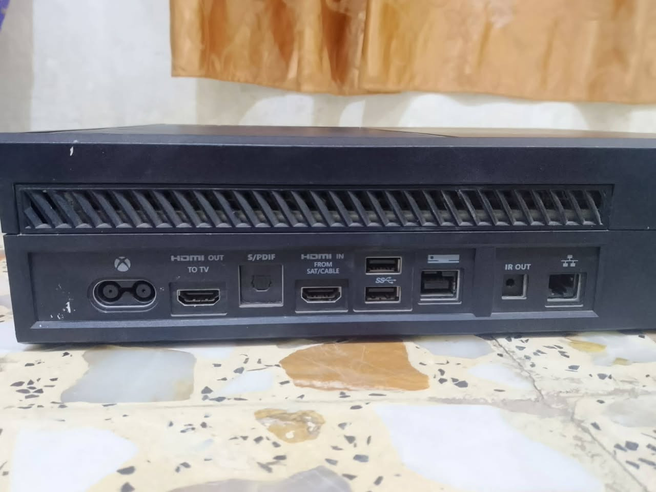 السلام عليكم
جهازه اكس بوكس 1 فات
الملحقات
1_جويستك كيم سير اصلي
2_محوله اصلي مال اكس بوكس
3_ماوس +كيبورد
4_جهاز Xbox 1
تواصل واتساب ***********
السعر 125وبي مجال قليل
